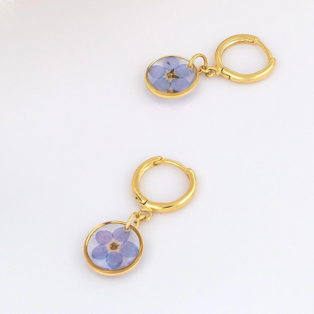 Amalia Round Real Forget-Me-Not Resin Huggie Hoops - Gold Plated - The Little Jewellery Company