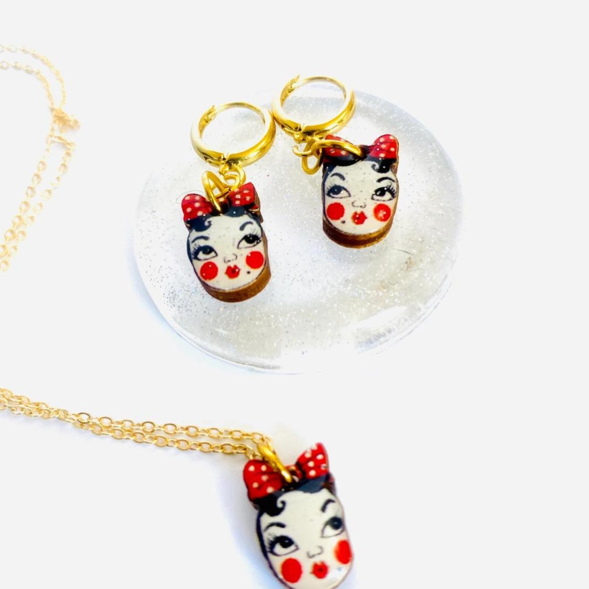 Cute Retro Face Pendant - The Little Jewellery Company